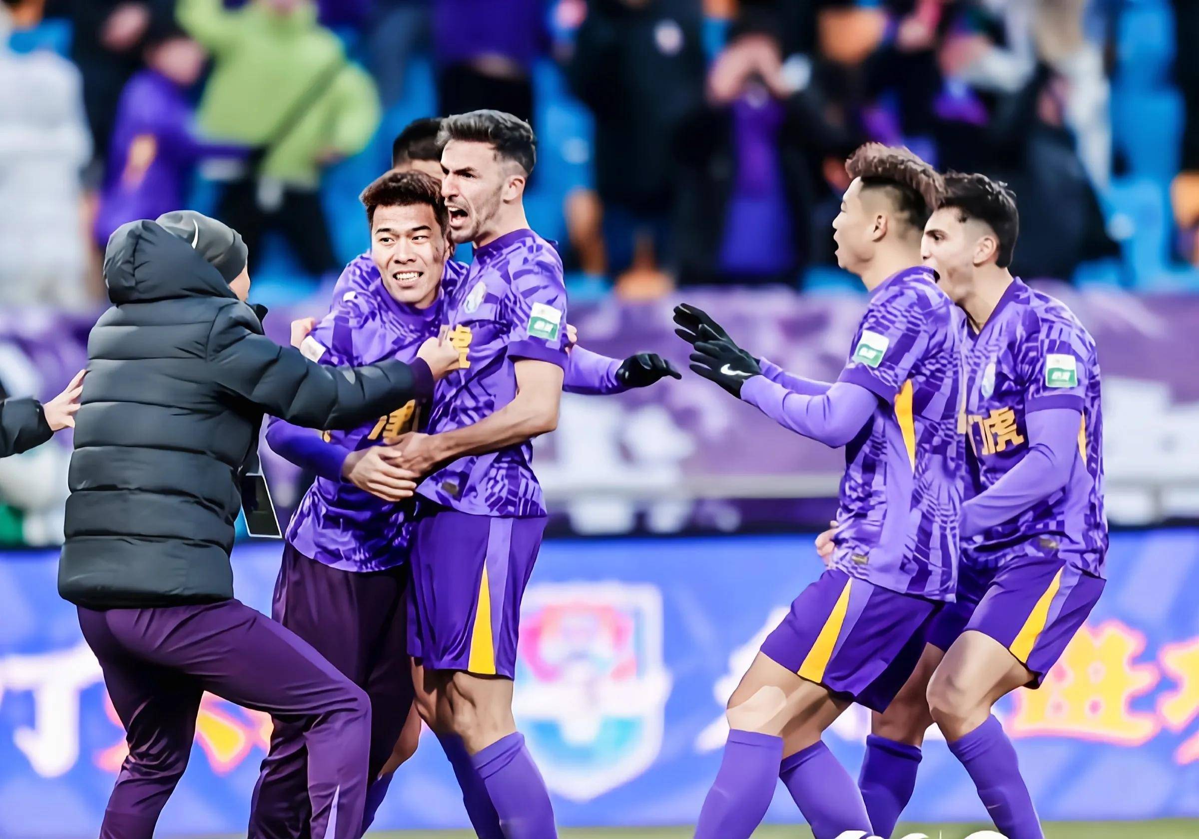 真人-赛前北京国安备战全明星赛，豪取连胜细节曝光，底气十足，团队化学反应显著的简单介绍